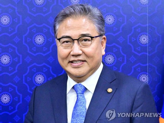 박진, 北 핵 위협에 "국제사회의 엄중하고 단결된 대응 필요"