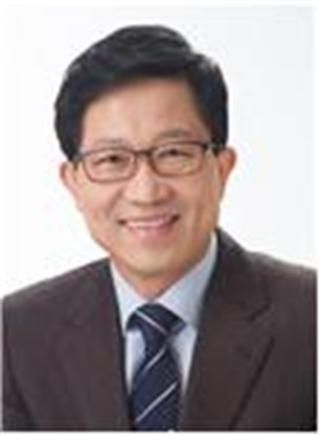 제3대 인천시사회서비스원 원장으로 임명된 황흥구 전 인천시의회 의원.