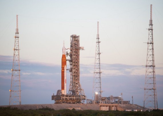 The “Goddess of the Moon” in the United States, is it really the moon now?  Artemis stood on the launch pad again