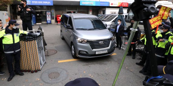 檢 민주당사 압색 종료…野 “정진상 관련 내용 없어”