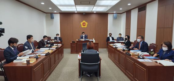 6개 기관 통폐합 문화예술진흥원, 정상 운영 급선무