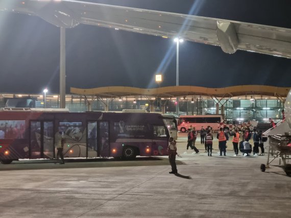 2022 국제축구연맹(FIFA) 카타르 월드컵에서 한국 선수단이 이용하는 버스. /뉴스1 안영준 기자