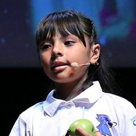 [서울=뉴시스] 지난 2019년에는 멕시코 소녀 아드하라 페레스(13)가 동일한 시험에서 같은 만점을 받기도 했다. 아드하라는 현재 대학에서 공학과 천체물리학을 수학하고 있다. (사진출처: 트위터 캡처) 2022.11.14. *재판매 및 DB 금지