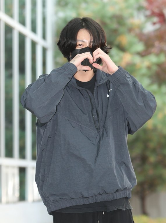 BTS 정국, 카타르 개막식 앞서 반전 댄스챌린지