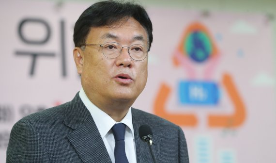 이태원 사망자 명단 공개에 분노한 정진석 “비열한 선동, 엄정 처벌해야”