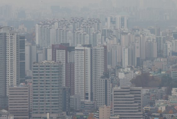 서울 남산에서 바라본 아파트 단지. /연합뉴스