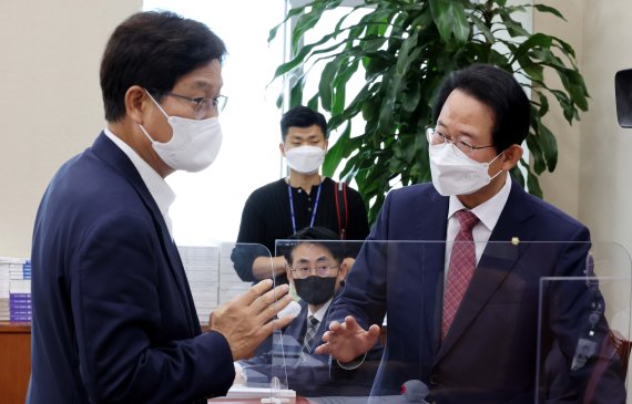 기재위 '예결·조세소위' 두고 줄다리기.. 마음 급한 與, 野에 실무협의체 구성 제안