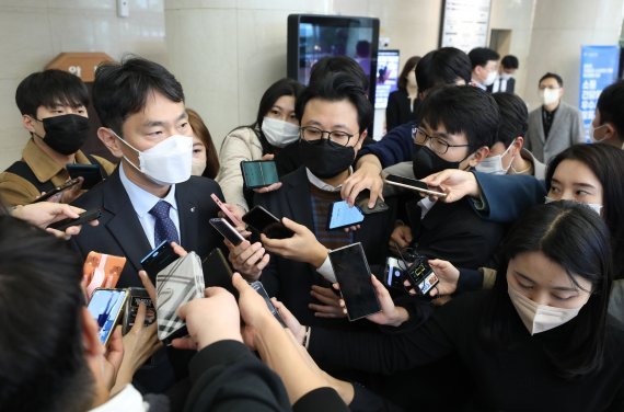 [fn사설] 금융당국의 과도한 경영개입이 관치 논란 부른다