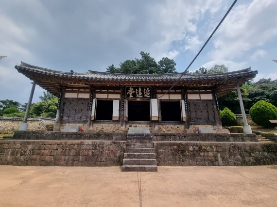 [서울=뉴시스] 강진 해남윤씨 추원당 (사진=문화재청 제공) 2022.09.29. photo@newsis.com *재판매 및 DB 금지