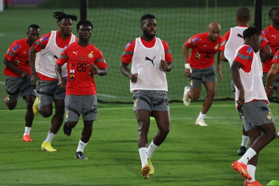 이나키 윌리엄스를 비롯한 가나축구대표팀 선수들이 21일 오후(현지시간) 카타르 아스파이어 존 훈련장에서 훈련하고 있다. 2022.11.21/뉴스1 ⓒ News1 이광호 기자
