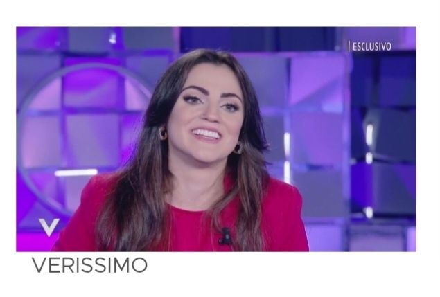 지난 20일(현지시간) 이탈리아 TV 토크쇼에 출연한 스쿠치아의 모습. 출처=Canale5 홈페이지 캡처, 아시아경제