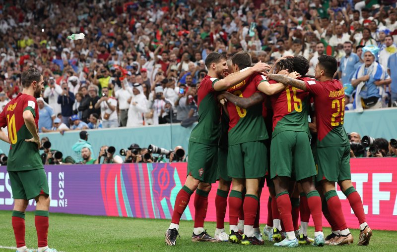 대한민국, 16강 경우의 수 나왔다... 포르투갈은 우루과이에 2-0 승 [카타르 2022]