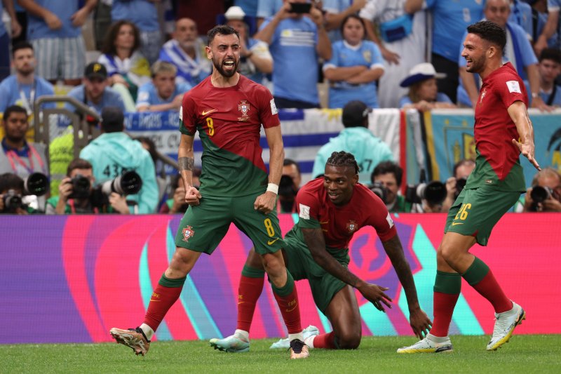 28일 오후(현지시간) 카타르 루사일 스타디움에서 열린 2022 카타르 월드컵 조별리그 H조 2차전 포르투갈과 우루과이의 경기에서 포르투갈의 브루노 페르난데스가 패널티킥을 성공시킨 뒤 세리머니를 하고 하고 있다. 2022.11.29/뉴스1 ⓒ News1 이광호 기자