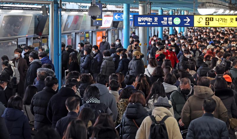 서울교통공사 파업 첫 날 신도림역 출근길