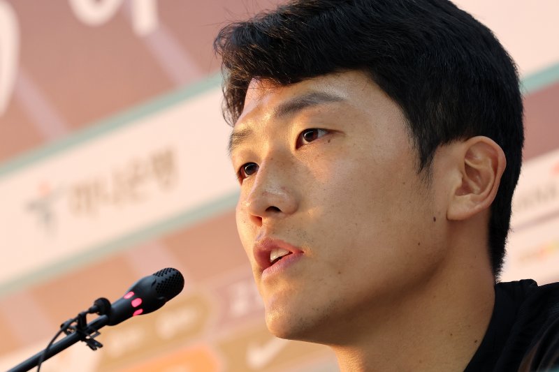 파울루 벤투 감독이 이끄는 대한민국 축구대표팀의 나상호가 30일 오후(현지시간) 카타르 도하 알에글라 트레이닝센터에서 진행될 예정인 훈련에 앞서 기자회견을 하고 있다. 2022.11.30/뉴스1 ⓒ News1 이동해 기자