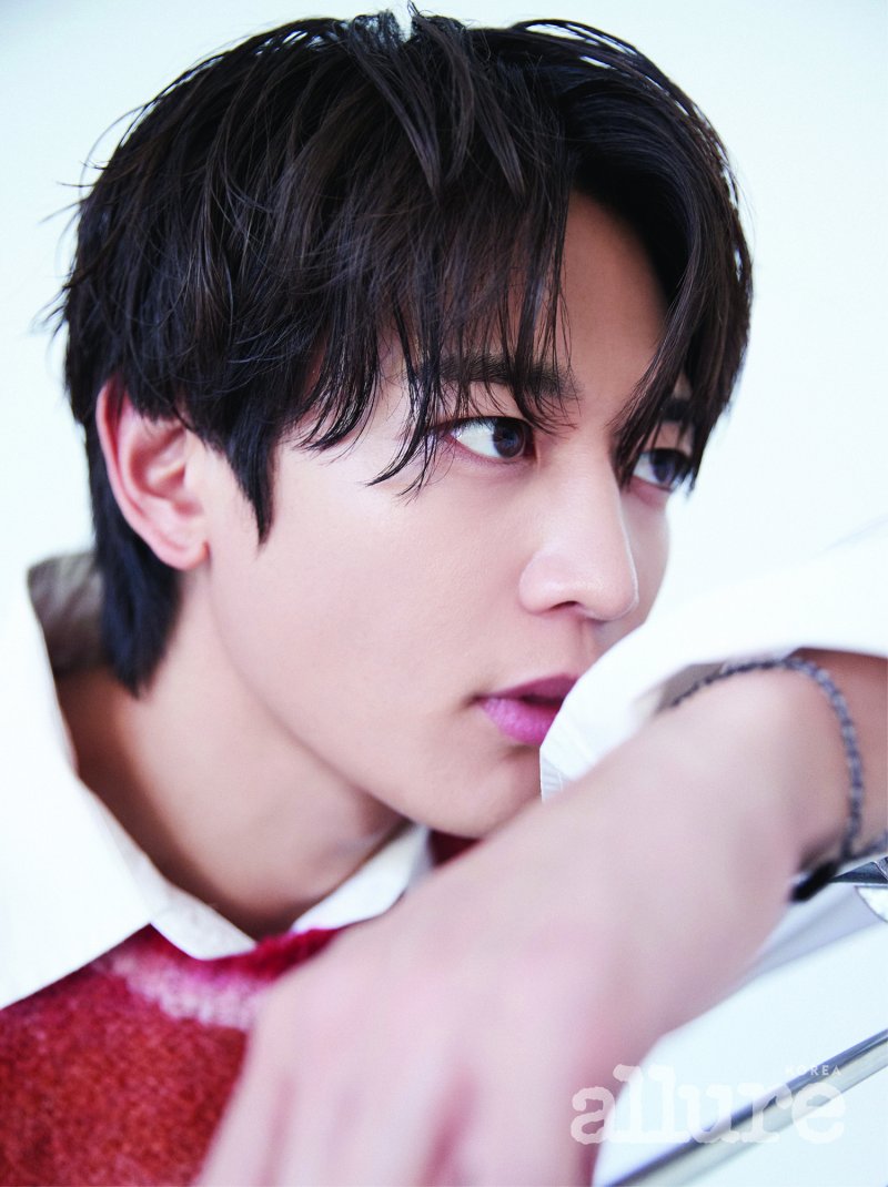 '더 패뷸러스' 최민호 채수빈