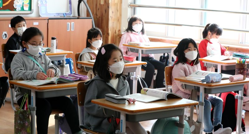 초등학교 교실에서 학생들이 수업을 듣고 있다./뉴스1 ⓒ News1 김기태 기자