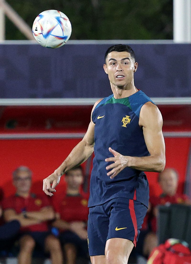 포르투갈 축구대표팀 크리스티아누 호날두가 1일 오후(현지시간) 카타르 알샤하니야 스포츠클럽에 마련된 훈련장에서 훈련을 하고 있다. 2022.12.1/뉴스1 ⓒ News1 이동해 기자