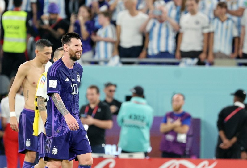 아르헨티나 리오넬 메시가 30일 저녁(현지시간) 카타르 도하 스타디움974에서 열린 2022카타르 월드컵 조별리그 C조 3차전 폴란드와 아르헨티나의 경기를 마친 뒤 미소 짓고 있다. 경기 결과는 아르헨티나의 2대0 승리. 폴란드는 멕시코와 승점이 같지만 골득실 우위로 16강 진출 티켓을 따냈다. 2022.12.1/뉴스1 ⓒ News1 이동해 기자
