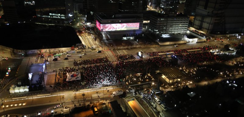[현장르포]대한민국 16강 진출... 한파도 못 말린 응원 열기