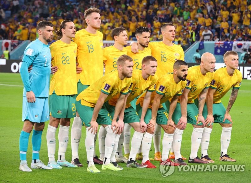 호주 팀포토 호주 팀포토 (알와크라=연합뉴스) 김도훈 기자 = 22일 오후(현지시간) 카타르 알와크라 알자누브 스타디움에서 열린 2022 카타르 월드컵 조별리그 D조 프랑스와 호주 경기 시작에 앞서 호주 선수들이 팀포토를 촬영하고 있다. 2022.11.23 superdoo82@yna.co.kr (끝)