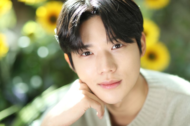 '슈룹'에서 성남대군 역을 연기한 배우 문상민이 서울 종로구 뉴스1 사옥에서 열린 인터뷰에 앞서 포즈를 취하고 있다. /뉴스1 ⓒ News1 권현진 기자