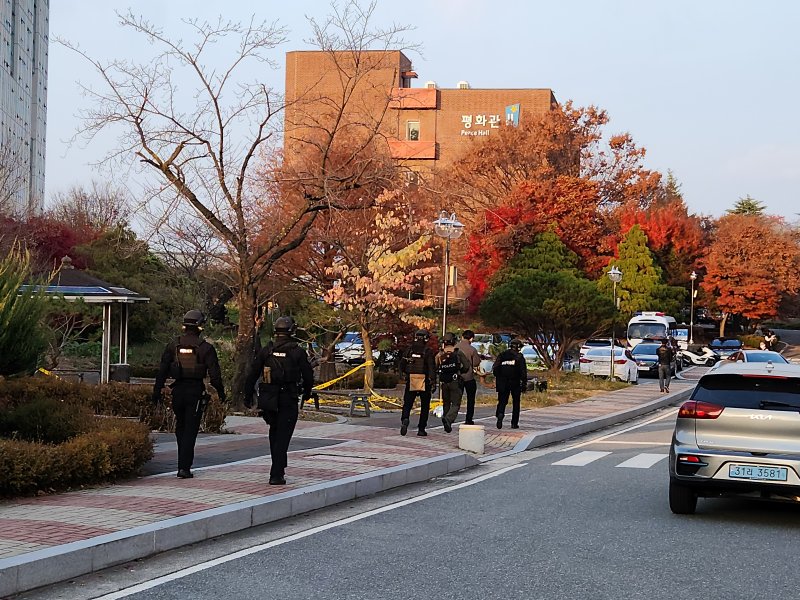 폭발물 설치 신고가 접수된 전북의 한 대학교의 모습. 사진=뉴시스