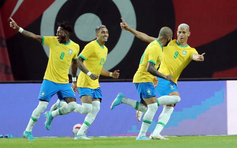 2일 오후 서울 마포구 서울월드컵경기장에서 열린 대한민국과 브라질과의 친선 경기 전반전 브라질 히샬리송이 선제골을 넣은 뒤 동료들과 기뻐하고 있다. 2022.6.2/뉴스1 ⓒ News1 장수영 기자