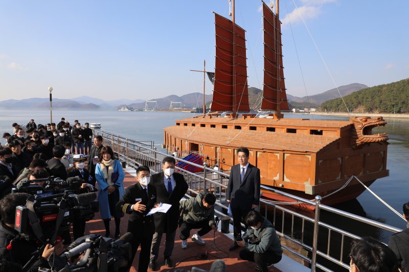 6일 오후 경남 창원 해군사관학교에서 충무공 이순신이 실제 해전에서 활용한 임진왜란기 거북선이 공개되고 있다. 2022.12.6/뉴스1 ⓒ News1 김영훈 기자
