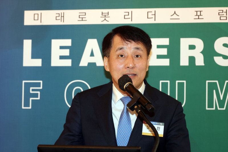 정부 "산업인력 감소, 로봇이 해법… 5년간 1조 투입할것" [2022 미래 로봇 리더스 포럼]