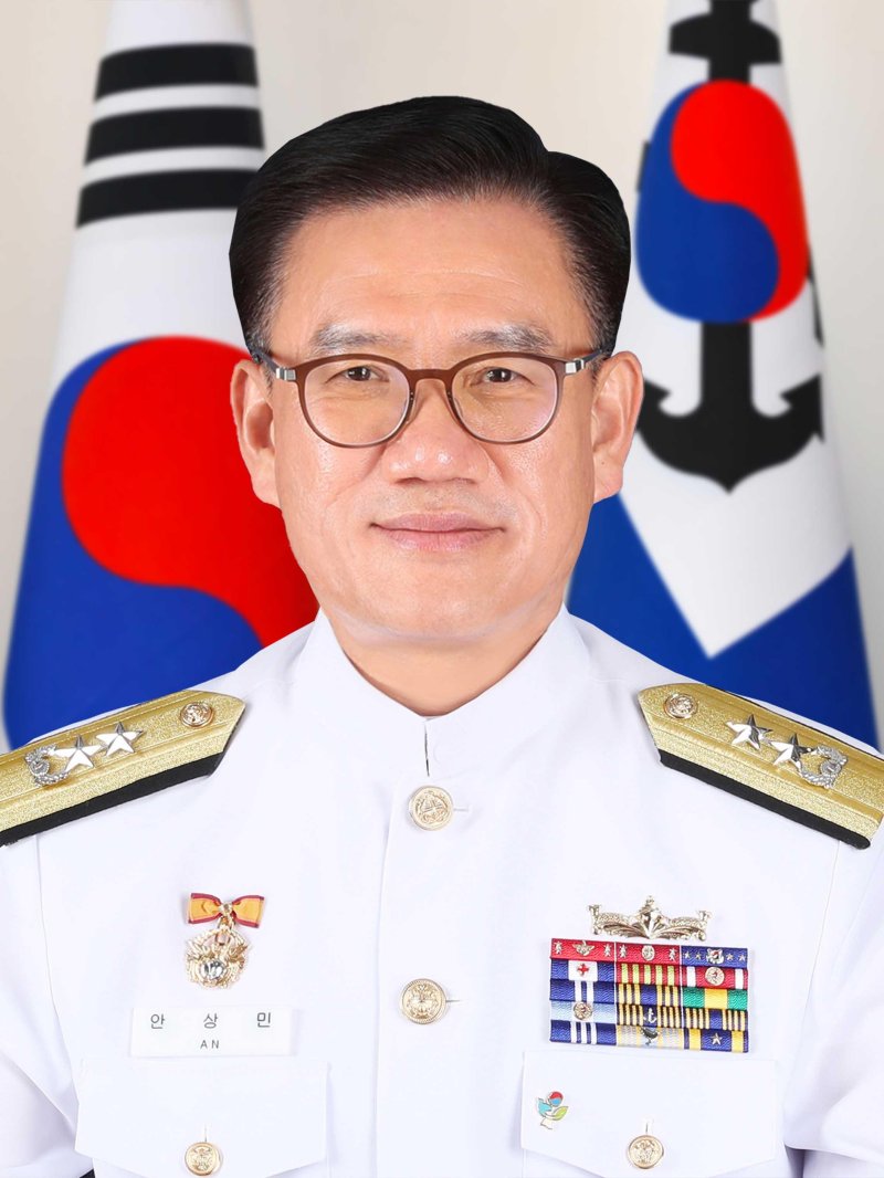[평택=뉴시스] 제30대 해군 2함대사령관 안상민 소장 (사진 = 해군2함대 제공)