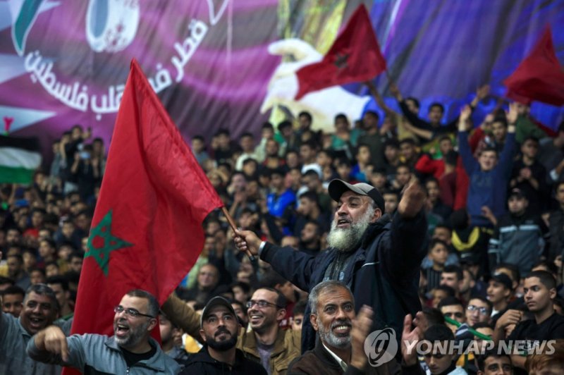 모로코의 4강을 기뻐하는 팔레스타인의 축구팬들(연합뉴스)