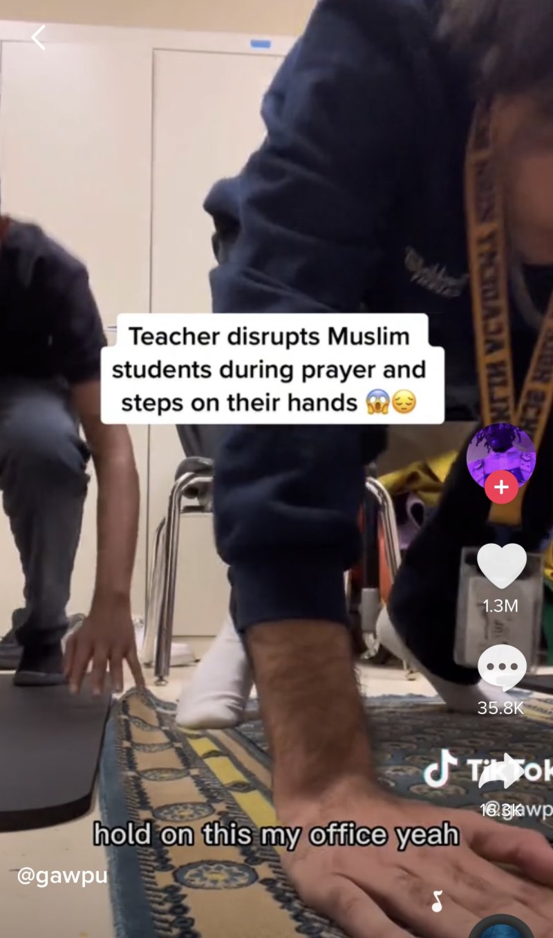 [서울=뉴시스] 미국 플로리다의 한 교사가 무슬림 학생들이 기도하는 것을 방해하며 "마법 부린다" 비난한 혐의로 해고됐다고 11일(현지시간) NBC뉴스가 보도했다. < 출처 : gawpu 틱톡 캡처> 2022.12.12. *재판매 및 DB 금지
