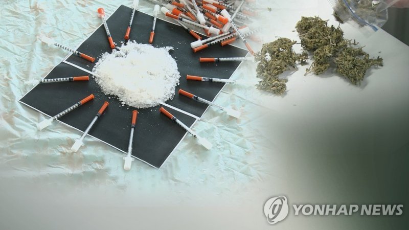 '재벌 3세' 마약스캔들에 전 경찰청장 아들도 자수.."선처해달라"