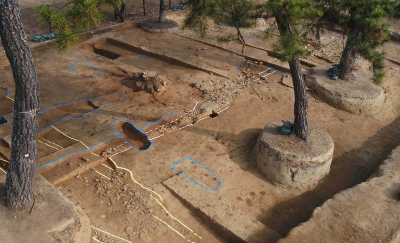 '부여 군수리 사지' 중문터. (문화재청 제공)