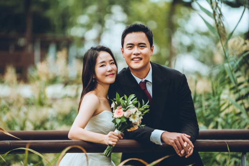 [서울=뉴시스] 키움 히어로즈 투수 이영준 결혼(사진=키움 히어로즈 제공) *재판매 및 DB 금지