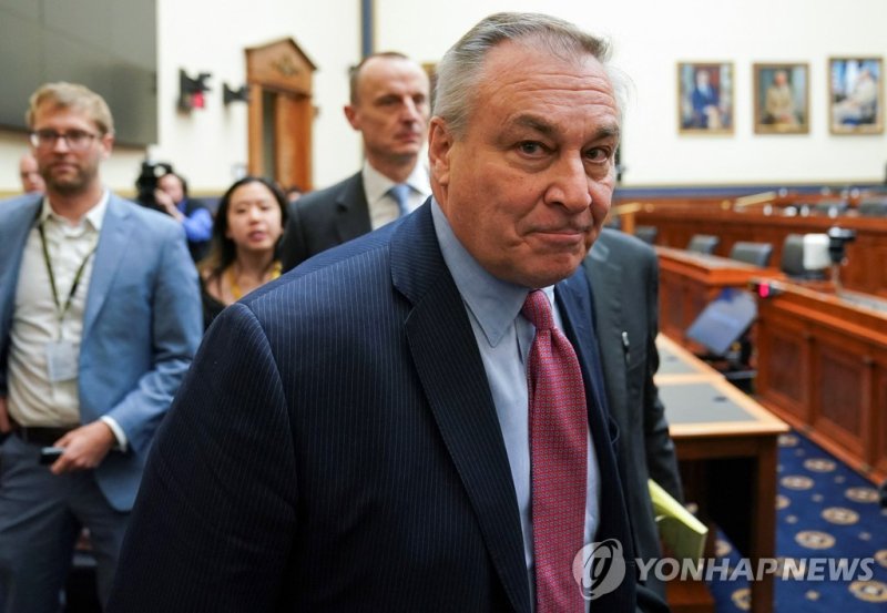존 J. 레이 FTX CEO 모습. FTX Group CEO John J. Ray III attends a U.S. House Financial Services Committee hearing investigating the collapse of the now-bankrupt crypto exchange FTX after the arrest of FTX founder Sam Bankman-Fried, on Capitol Hill in Washington, U.S. December 13, 2022. REUTERS/Sarah Silbi