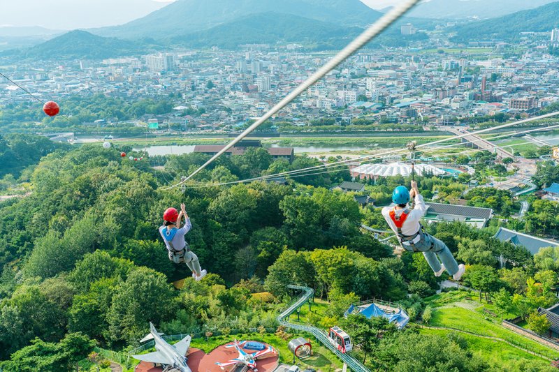 전북 남원 테마파크에 설치된 집와이어.