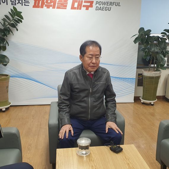 홍준표 시장, "신청사 관련 달서구 시의원 제 발등 찍어"