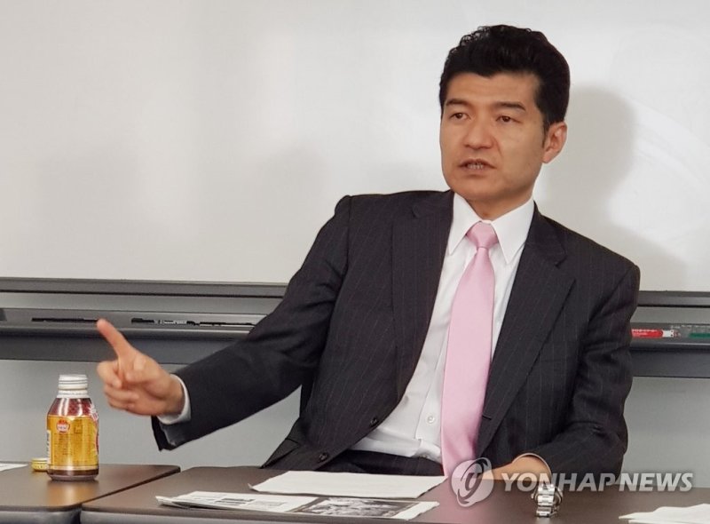 미치시타 나루시게 교수 한국 취재진과 간담회 하는 미치시타 나루시게 교수 (도쿄=연합뉴스) 이영재 기자 = 일본 국립 정책연구대학원대학(GRIPS)의 미치시타 나루시게 교수가 지난달 29일 도쿄 GRIPS에서 한국 취재진과 간담회를 하고 있다. 2017.12.5 ljglory@yna.co.kr (끝)