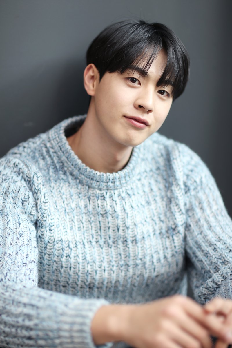 드라마 '치얼업' 배우 김현진이 서울 종로구 뉴스1사옥에서 열린 뉴스1과의 인터뷰에 앞서 포즈를 취하고 있다./뉴스1 ⓒ News1 권현진 기자
