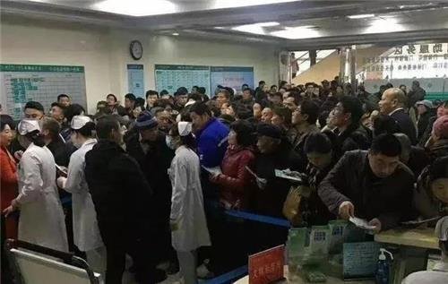 발열 환자들 몰린 중국의 병원 [왕이신문 캡처. 재판매 및 DB 금지]