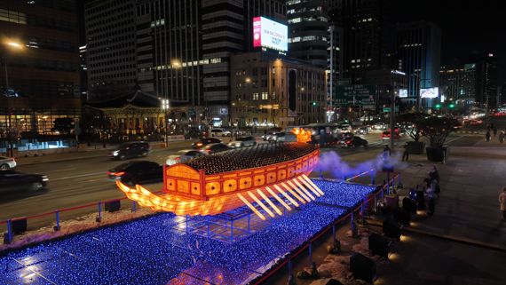 청계천 상징이던 '서울 빛초롱 축제' 올해는 광화문 광장에서