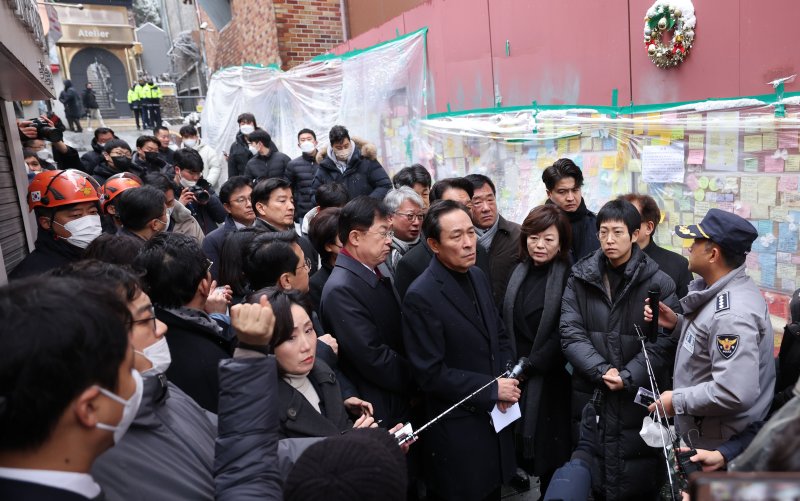 참사 현장 찾은 여야 "경찰, 코드제로에도 심각성 몰라" 질타 [이태원 국조특위 가동]