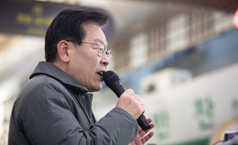 이재명을 조여오는 '성남FC 후원금 의혹' 그 출발점은?