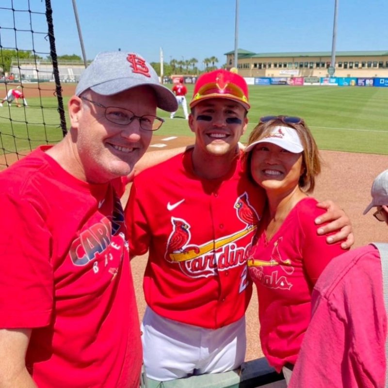 MLB 팀 동료 에드먼-눗바, WBC 한일전서 맞대결 '어머니를 위해' 세인트루이스 카디널스 외야수 라스 눗바(가운데)와 일본인 어머니 에노키다 구미(오른쪽). [에노키다 씨 소셜미디어 캡처. 재배포 및 DB 금지]