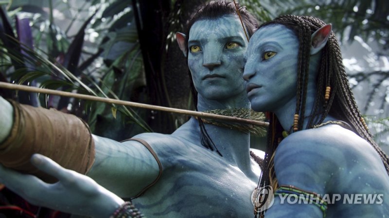 FILE - This image released by 20th Century Fox shows Jake Sully, performed by Sam Worthington, left, and Neytiri, performed by Zoe Saldana in a scene from the 2009 movie "Avatar." (AP Photo/20th Century Fox, File) AP PROVIDES ACCESS TO THIS THIRD PARTY PHOTO SOLELY TO ILLUSTRATE NEWS REPORTING OR CO