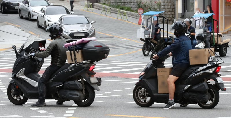 플랫폼 종사자 80만 육박…고용부 "보호 시급"