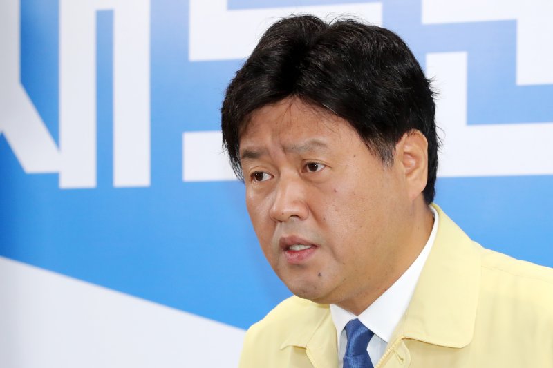 김용, 뇌물죄 추가기소에