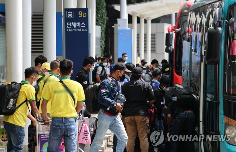 외국인근로자 체류 10년으로 늘린다...택배 상하차도 가능